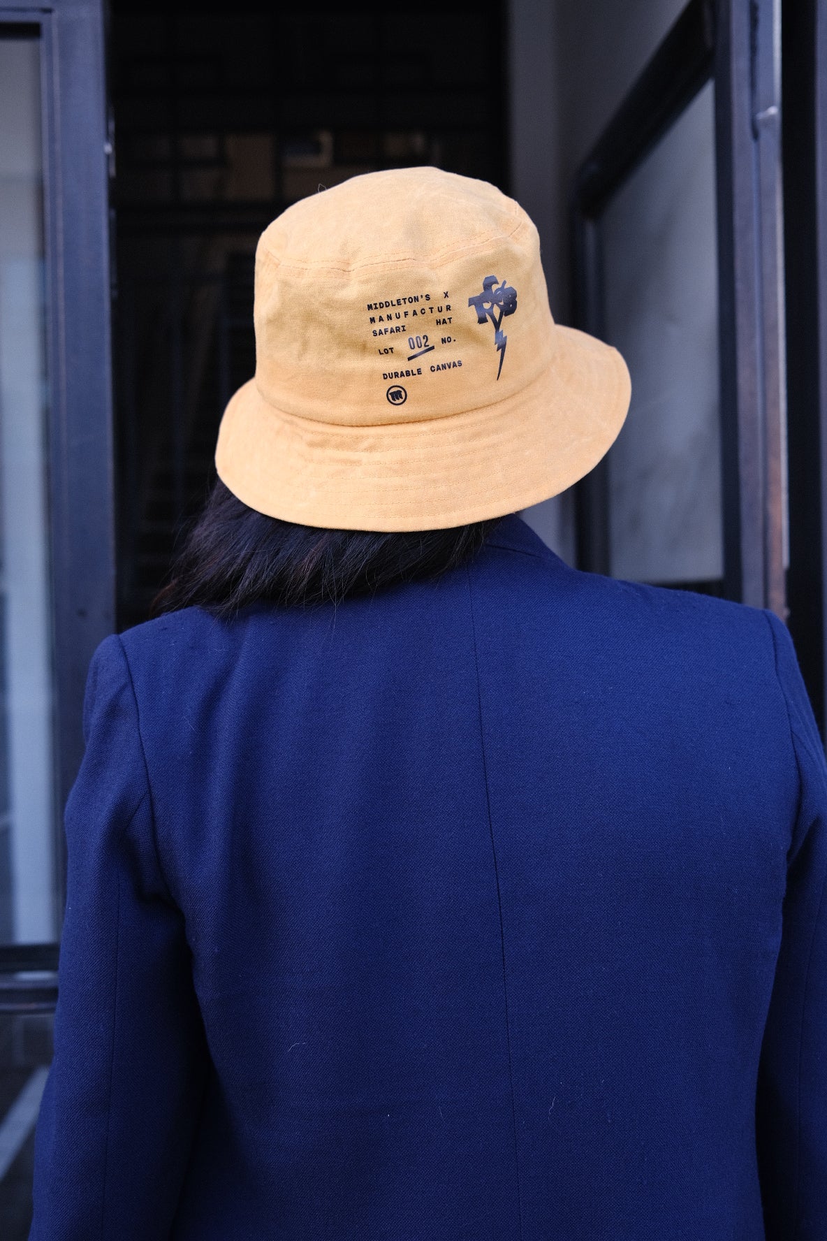 Bucket hat mustard
